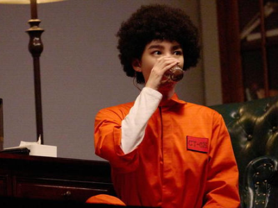 王俊凯话剧趁世界还年轻：青春追梦的舞台演绎