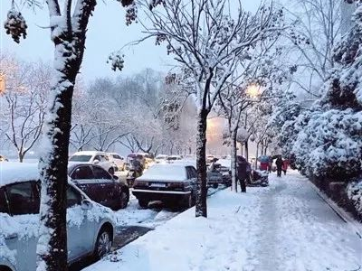郑州雪景：银装素裹，浪漫飘雪持续升级